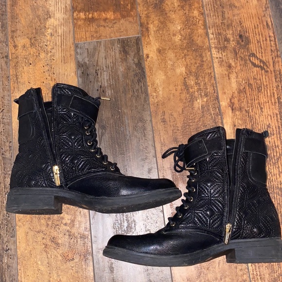 Vince Camuto black combat boots - Picture 5 of 11